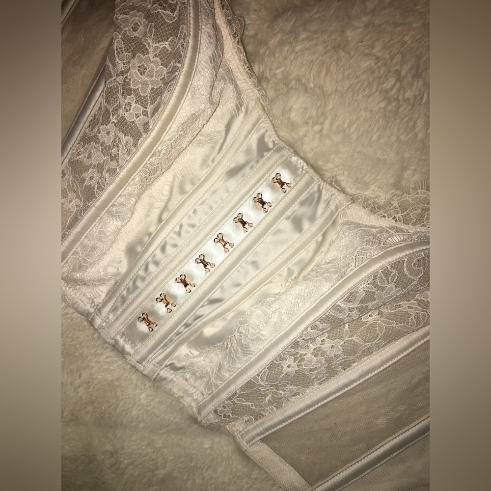 SOLD | Victoria Secret Corset Top White Lace | NWT
